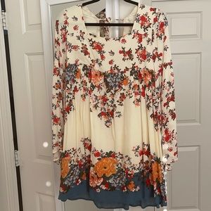 Beautiful Bell sleeved free people dress!
